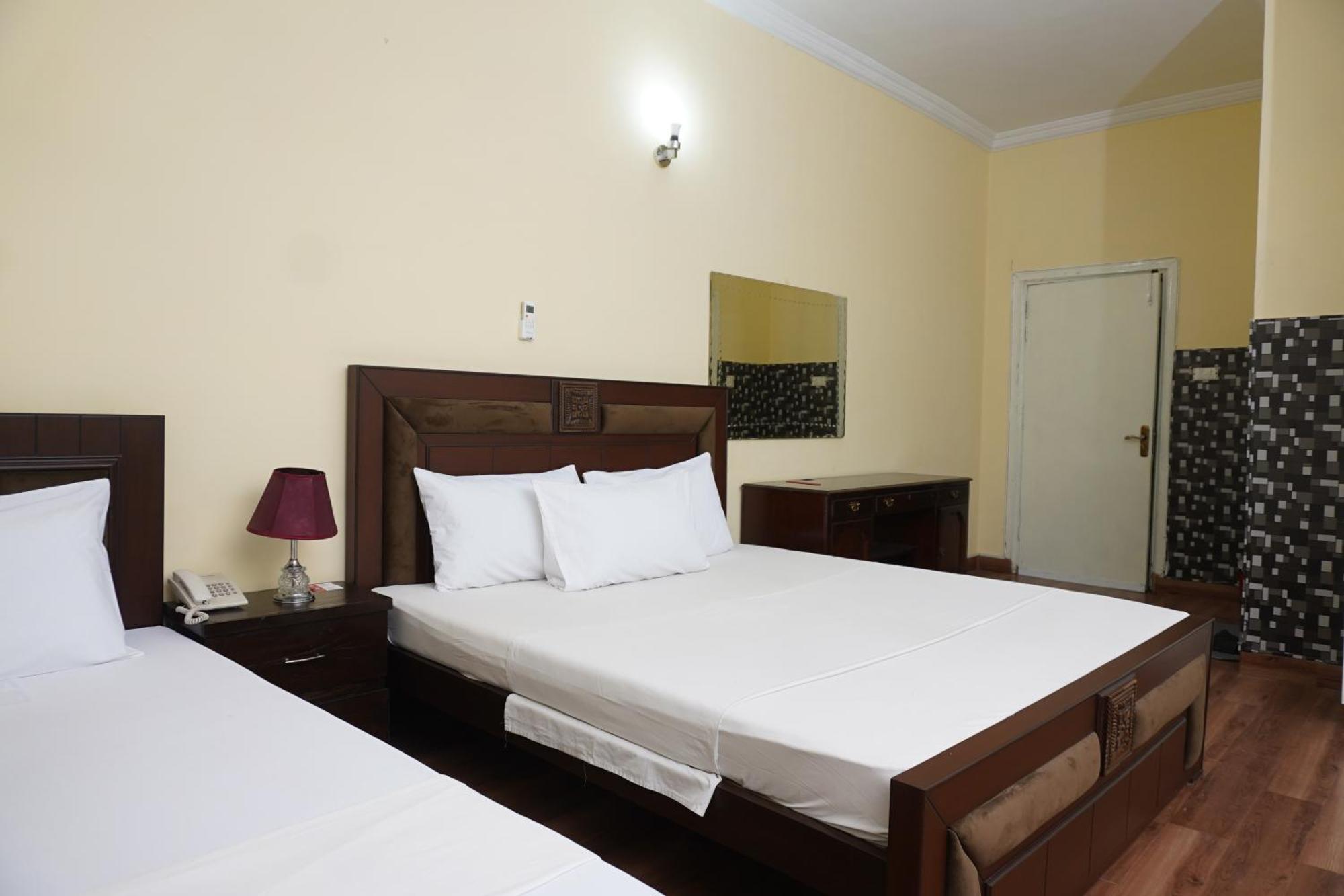 Orion Inn Guest House F-7 Islamabad Zewnętrze zdjęcie